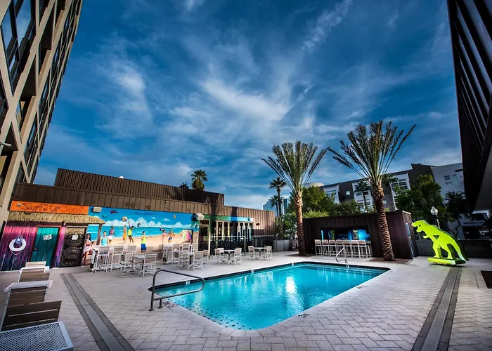 Found Re Hotel Phoenix